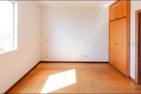 Apartamento à venda com 176m², 4 quartos e 2 vagas Apartamento à venda com 176m², 4 quartos e 2 vagasSuíte 2