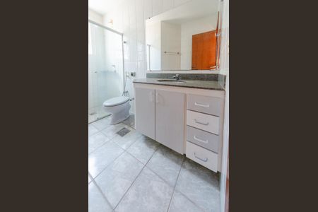 Apartamento à venda com 176m², 4 quartos e 2 vagas Apartamento à venda com 176m², 4 quartos e 2 vagasBanheiro social