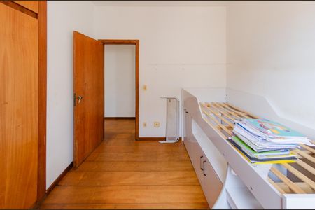 Apartamento à venda com 176m², 4 quartos e 2 vagas Apartamento à venda com 176m², 4 quartos e 2 vagasQuarto 2