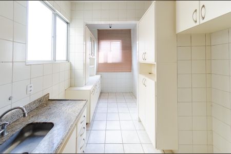 Apartamento à venda com 176m², 4 quartos e 2 vagas Apartamento à venda com 176m², 4 quartos e 2 vagasCozinha