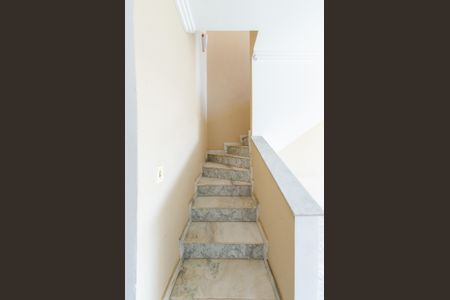 Apartamento à venda com 176m², 4 quartos e 2 vagas Apartamento à venda com 176m², 4 quartos e 2 vagasEscada