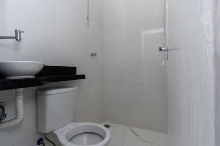 Casa à venda com 90m², 2 quartos e 2 vagasBanheiro da Suite