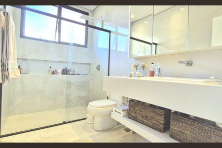 Casa de condomínio à venda com 233m², 3 quartos e 4 vagasBanheiro 1