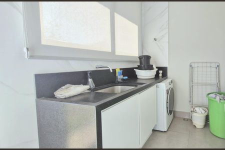 Casa de condomínio à venda com 233m², 3 quartos e 4 vagasÁrea de Serviço