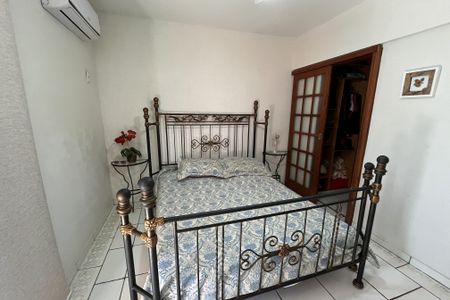 Casa à venda com 350m², 4 quartos e 2 vagas Casa à venda com 350m², 4 quartos e 2 vagasQuarto 2