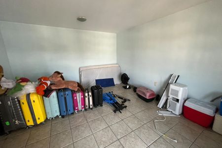 Casa à venda com 350m², 4 quartos e 2 vagas Casa à venda com 350m², 4 quartos e 2 vagasQuarto 4