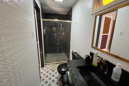 Casa à venda com 350m², 4 quartos e 2 vagas Casa à venda com 350m², 4 quartos e 2 vagasBanheiro da suite