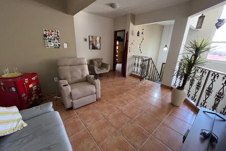 Casa à venda com 350m², 4 quartos e 2 vagas Casa à venda com 350m², 4 quartos e 2 vagasSala 2