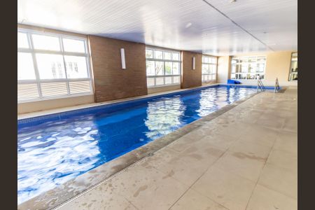 Apartamento à venda com 122m², 3 quartos e 2 vagas Apartamento à venda com 122m², 3 quartos e 2 vagasÁrea comum - Piscina