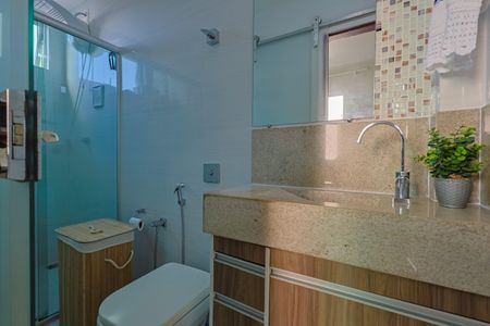 Apartamento à venda com 70m², 3 quartos e 1 vaga Apartamento à venda com 70m², 3 quartos e 1 vagaQuarto 2 Suíte Banheiro