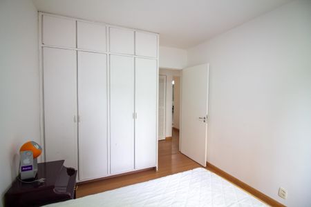 Quarto 1 de apartamento para alugar com 3 quartos, 110m² em Itaim Bibi, São Paulo