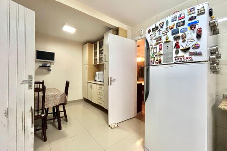 Casa à venda com 140m², 4 quartos e 1 vaga Casa à venda com 140m², 4 quartos e 1 vagaCozinha