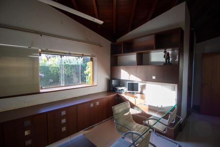 Casa para alugar com 800m², 4 quartos e 5 vagasEscritório