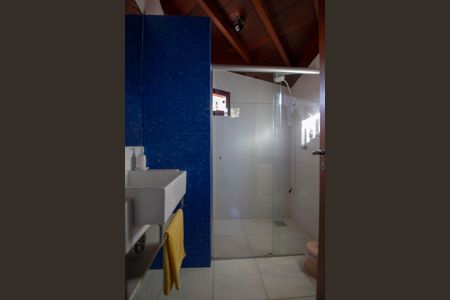 Casa para alugar com 800m², 4 quartos e 5 vagasBanheiro 2