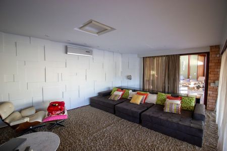 Casa para alugar com 800m², 4 quartos e 5 vagasSala 2