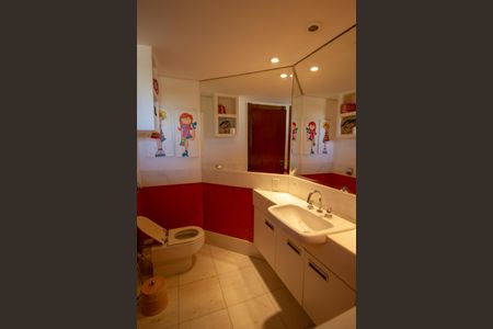 Casa para alugar com 800m², 4 quartos e 5 vagasBanheiro 4