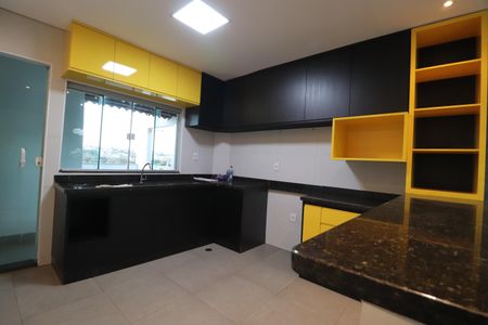 Casa para alugar com 250m², 5 quartos e 5 vagasCozinha