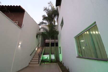 Casa para alugar com 250m², 5 quartos e 5 vagasCorredor