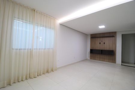 Casa para alugar com 250m², 5 quartos e 5 vagasSala da área de lazer