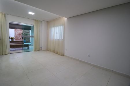 Casa para alugar com 250m², 5 quartos e 5 vagasSala da área de lazer