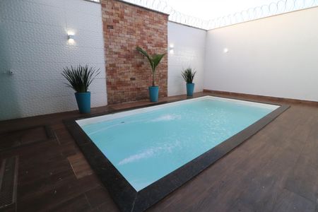 Casa para alugar com 250m², 5 quartos e 5 vagasPiscina