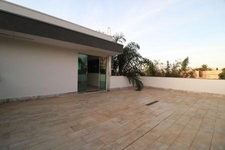 Casa para alugar com 250m², 5 quartos e 5 vagasSuíte 3 - Terraço