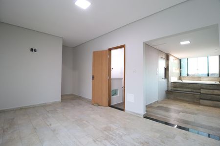 Casa para alugar com 250m², 5 quartos e 5 vagasSuíte 3