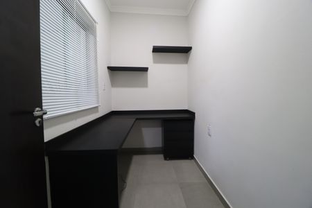 Casa para alugar com 250m², 5 quartos e 5 vagasEscritório