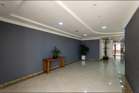 Apartamento à venda com 185m², 2 quartos e 1 vaga Apartamento à venda com 185m², 2 quartos e 1 vagaHall de entrada