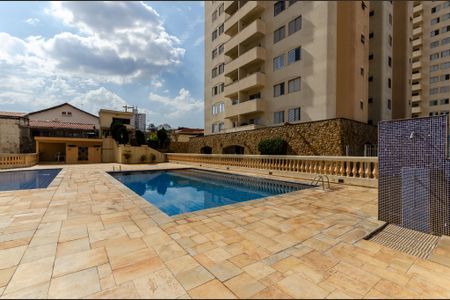 Apartamento à venda com 185m², 2 quartos e 1 vaga Apartamento à venda com 185m², 2 quartos e 1 vagaÁrea comum - Piscina