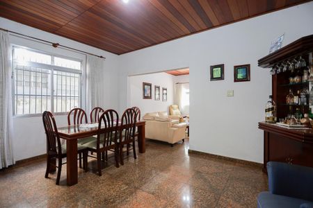 Casa à venda com 140m², 2 quartos e 2 vagas Casa à venda com 140m², 2 quartos e 2 vagasSala de jantar