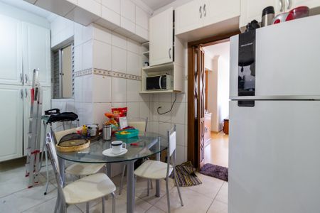 Apartamento à venda com 100m², 3 quartos e sem vaga Apartamento à venda com 100m², 3 quartos e sem vagaCozinha e Área de Serviço