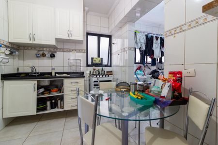 Apartamento à venda com 100m², 3 quartos e sem vaga Apartamento à venda com 100m², 3 quartos e sem vagaCozinha e Área de Serviço