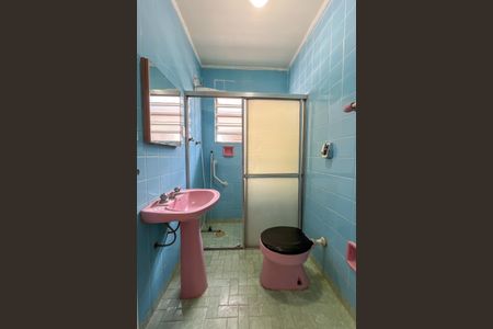 Casa à venda com 135m², 2 quartos e 2 vagas Casa à venda com 135m², 2 quartos e 2 vagasBanheiro Social