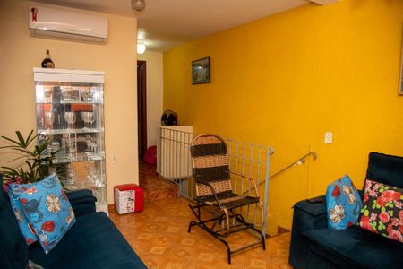 Casa à venda com 112m², 3 quartos e 2 vagas Casa à venda com 112m², 3 quartos e 2 vagasSala