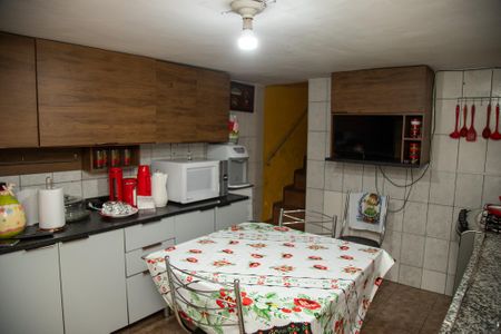 Casa à venda com 112m², 3 quartos e 2 vagas Casa à venda com 112m², 3 quartos e 2 vagasCozinha