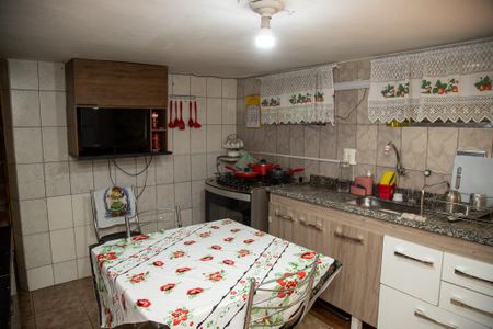 Casa à venda com 112m², 3 quartos e 2 vagas Casa à venda com 112m², 3 quartos e 2 vagasCozinha