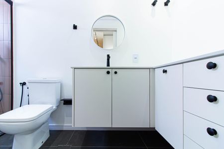 Apartamento à venda com 120m², 3 quartos e 1 vaga Apartamento à venda com 120m², 3 quartos e 1 vagaBanheiro da Suíte