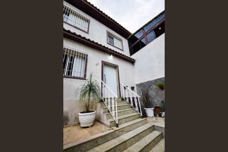 Casa de condomínio à venda com 1000m², 4 quartos e 2 vagas Casa de condomínio à venda com 1000m², 4 quartos e 2 vagasFachada