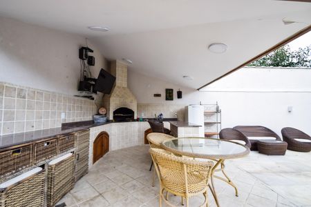 Casa de condomínio à venda com 1000m², 4 quartos e 2 vagas Casa de condomínio à venda com 1000m², 4 quartos e 2 vagasÁrea gourmet