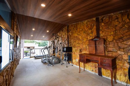 Casa de condomínio à venda com 1000m², 4 quartos e 2 vagas Casa de condomínio à venda com 1000m², 4 quartos e 2 vagasAcademia