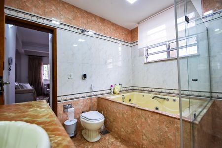 Casa de condomínio à venda com 1000m², 4 quartos e 2 vagas Casa de condomínio à venda com 1000m², 4 quartos e 2 vagasBanheiro Social 2