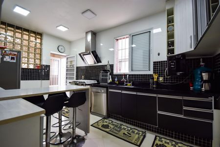 Casa de condomínio à venda com 1000m², 4 quartos e 2 vagas Casa de condomínio à venda com 1000m², 4 quartos e 2 vagasCozinha