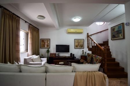 Casa de condomínio à venda com 1000m², 4 quartos e 2 vagas Casa de condomínio à venda com 1000m², 4 quartos e 2 vagasSala