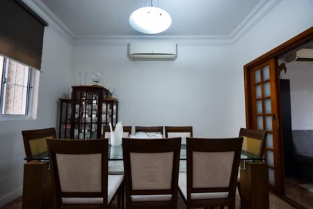 Casa de condomínio à venda com 1000m², 4 quartos e 2 vagas Casa de condomínio à venda com 1000m², 4 quartos e 2 vagasSala de Jantar