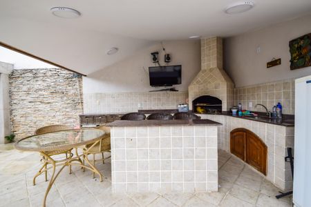 Casa de condomínio à venda com 1000m², 4 quartos e 2 vagas Casa de condomínio à venda com 1000m², 4 quartos e 2 vagasÁrea gourmet