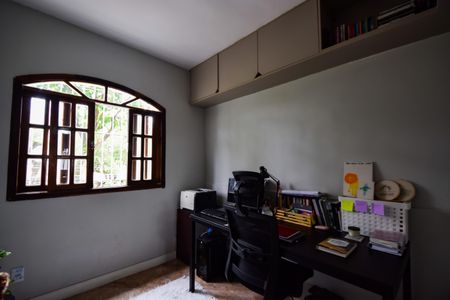 Casa de condomínio à venda com 1000m², 4 quartos e 2 vagas Casa de condomínio à venda com 1000m², 4 quartos e 2 vagasQuarto 1