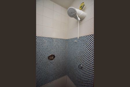 Casa de condomínio à venda com 1000m², 4 quartos e 2 vagas Casa de condomínio à venda com 1000m², 4 quartos e 2 vagasBanheiro de Serviço