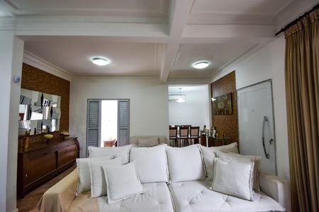 Casa de condomínio à venda com 1000m², 4 quartos e 2 vagas Casa de condomínio à venda com 1000m², 4 quartos e 2 vagasSala