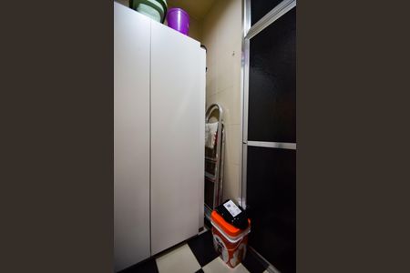 Casa de condomínio à venda com 1000m², 4 quartos e 2 vagas Casa de condomínio à venda com 1000m², 4 quartos e 2 vagasQuarto de Serviço